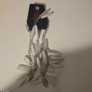 Paparazzi White Necklace with Silver Accents